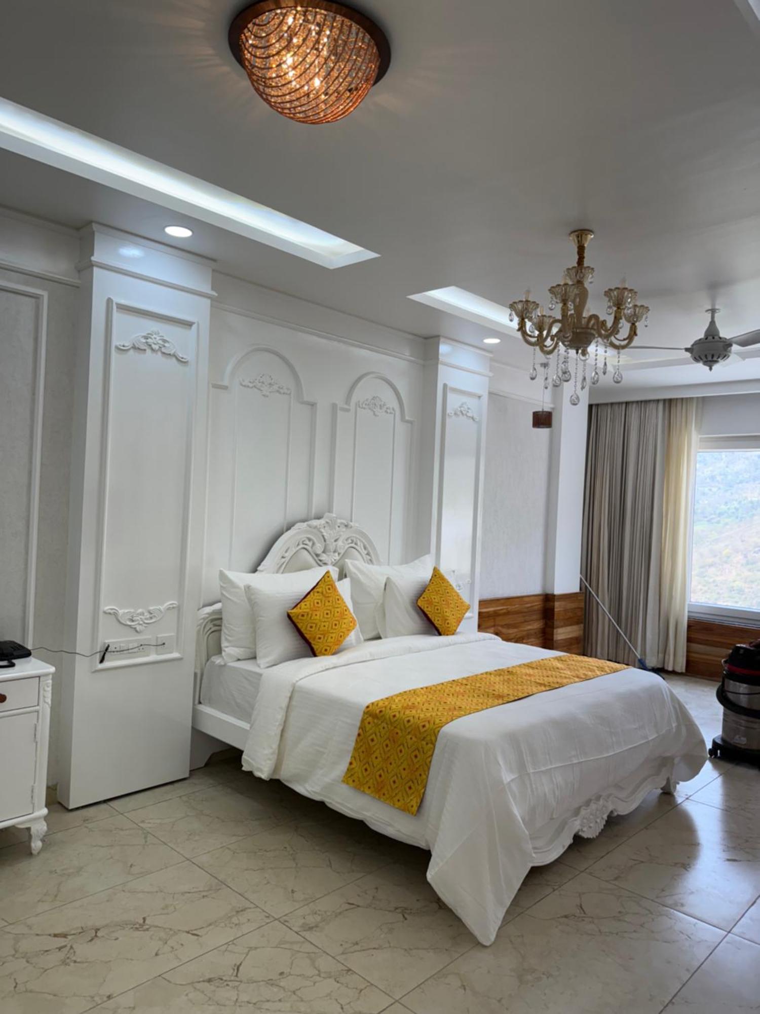 Sterling Kastoori Rudraprayag Rudraprayāg Exterior foto